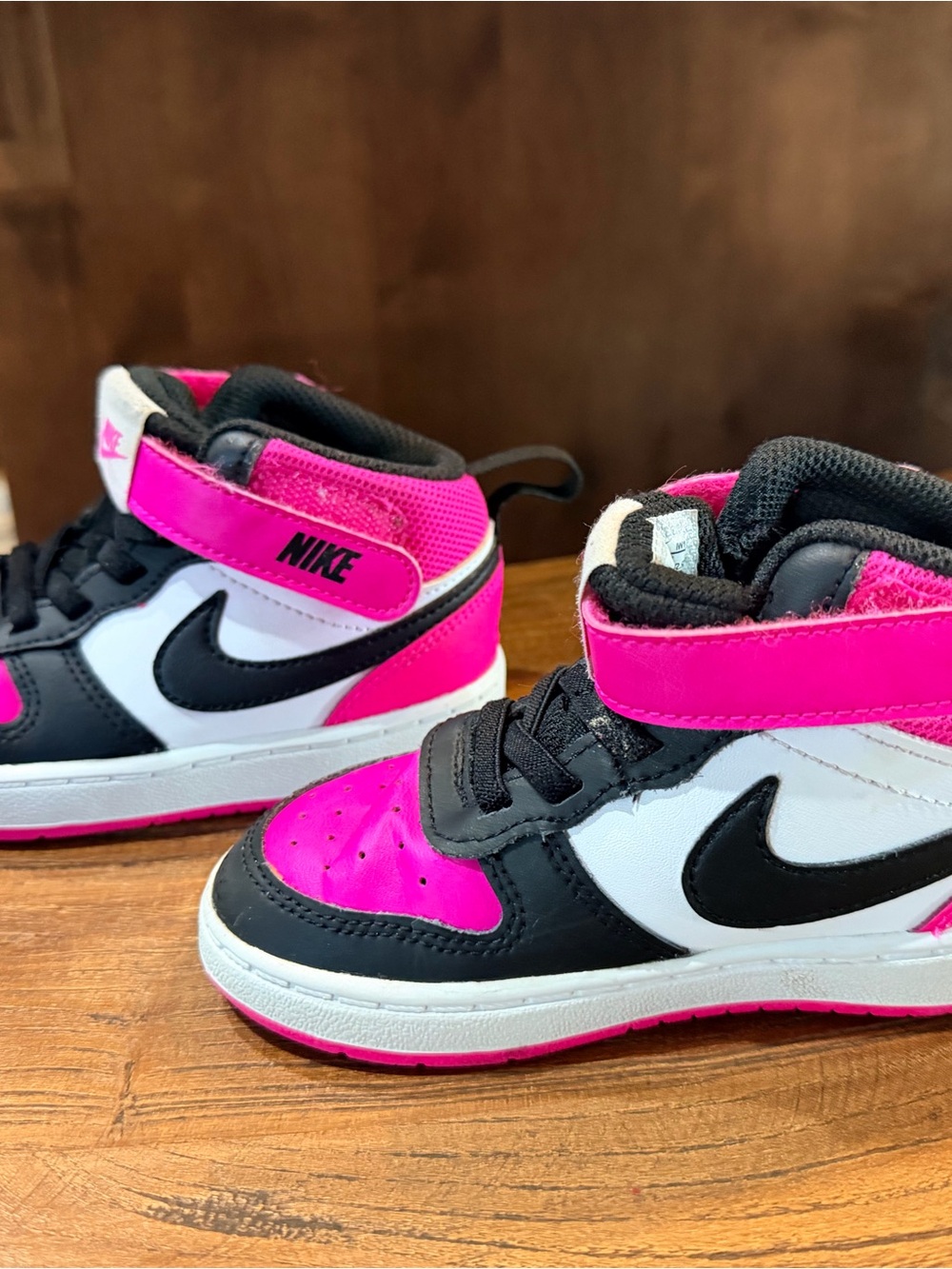 Nike Kids Court Borough Mid 2 - size 9c